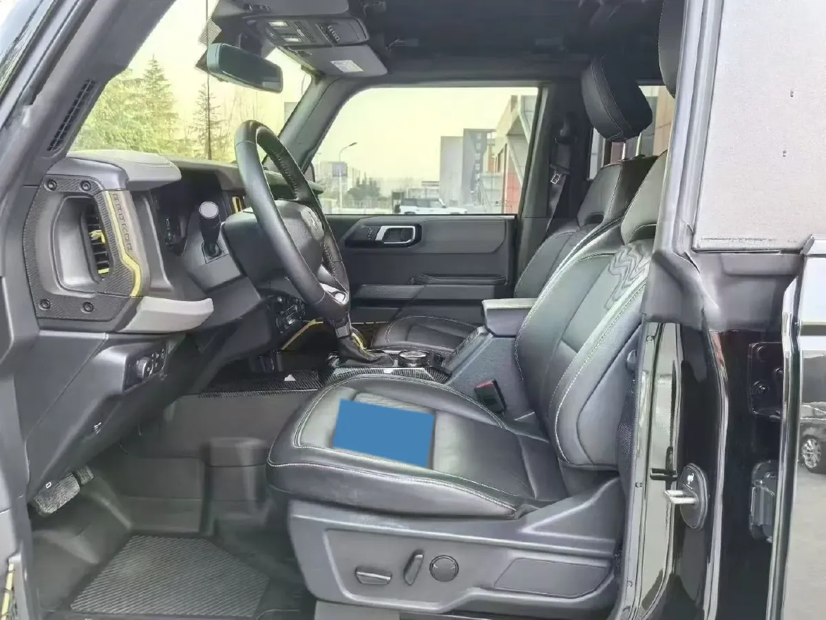 2024 Ford Bronco 2.3T 275HP L4 10AT,autocango,china used car exporter,china ev exporter,chinese used car exporter,chinese used ev exporter
