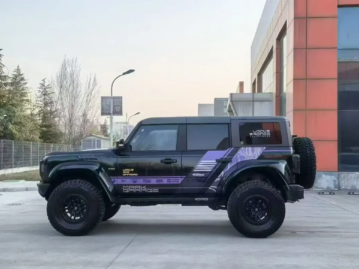 2024 Ford Bronco 2.3T 275HP L4 10AT,autocango,china used car exporter,china ev exporter,chinese used car exporter,chinese used ev exporter