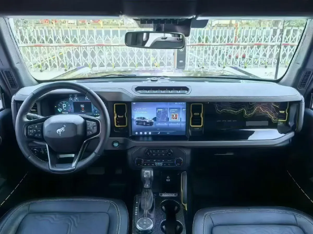 2024 Ford Bronco 2.3T 275HP L4 10AT,autocango,china used car exporter,china ev exporter,chinese used car exporter,chinese used ev exporter