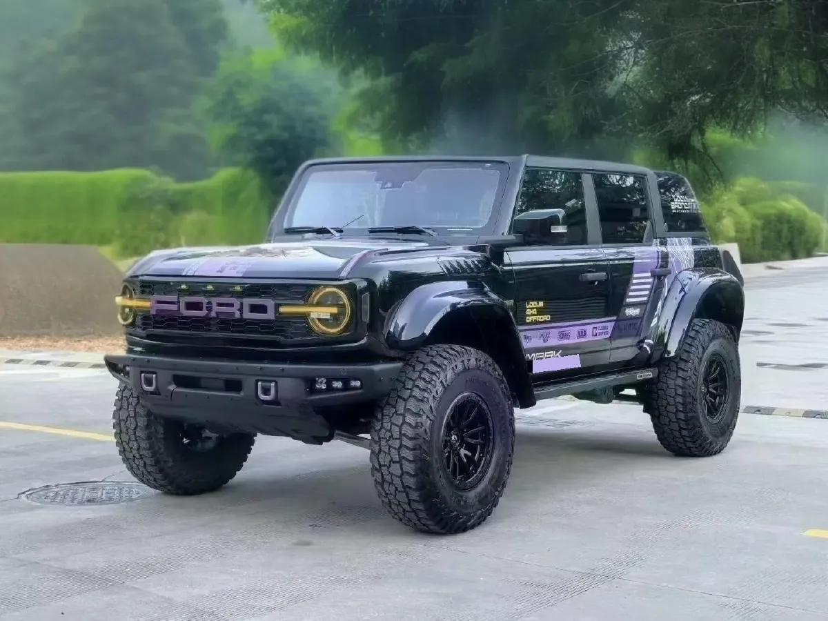 2024 Ford Bronco 2.3T 275HP L4 10AT,autocango,china used car exporter,china ev exporter,chinese used car exporter,chinese used ev exporter