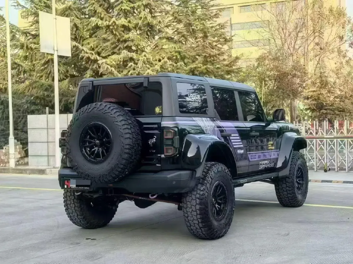 2024 Ford Bronco 2.3T 275HP L4 10AT,autocango,china used car exporter,china ev exporter,chinese used car exporter,chinese used ev exporter