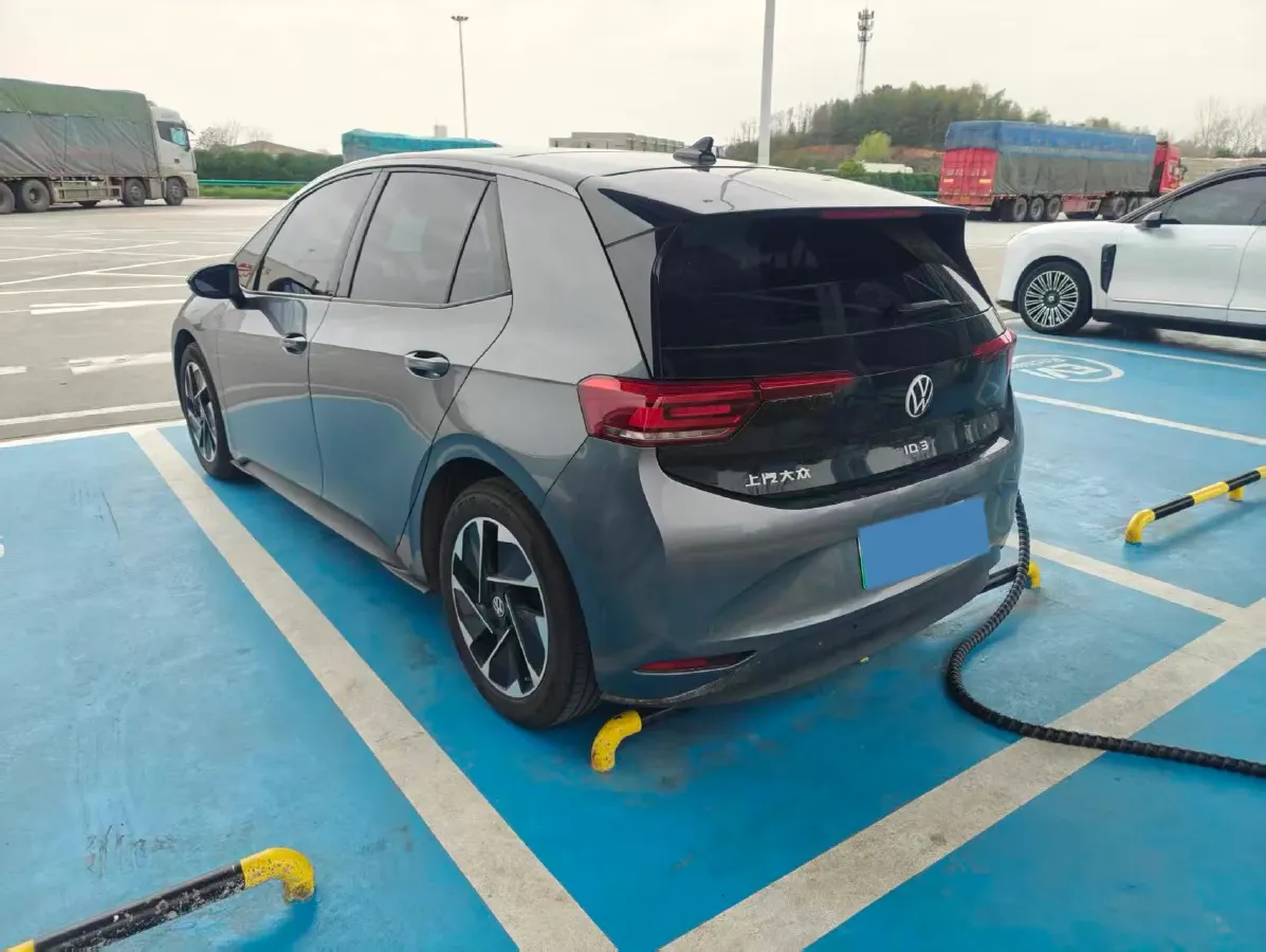 2025 Volkswagen ID.3 BEV 52.8KWH,autocango,china used car exporter,china ev exporter,chinese used car exporter,chinese used ev exporter