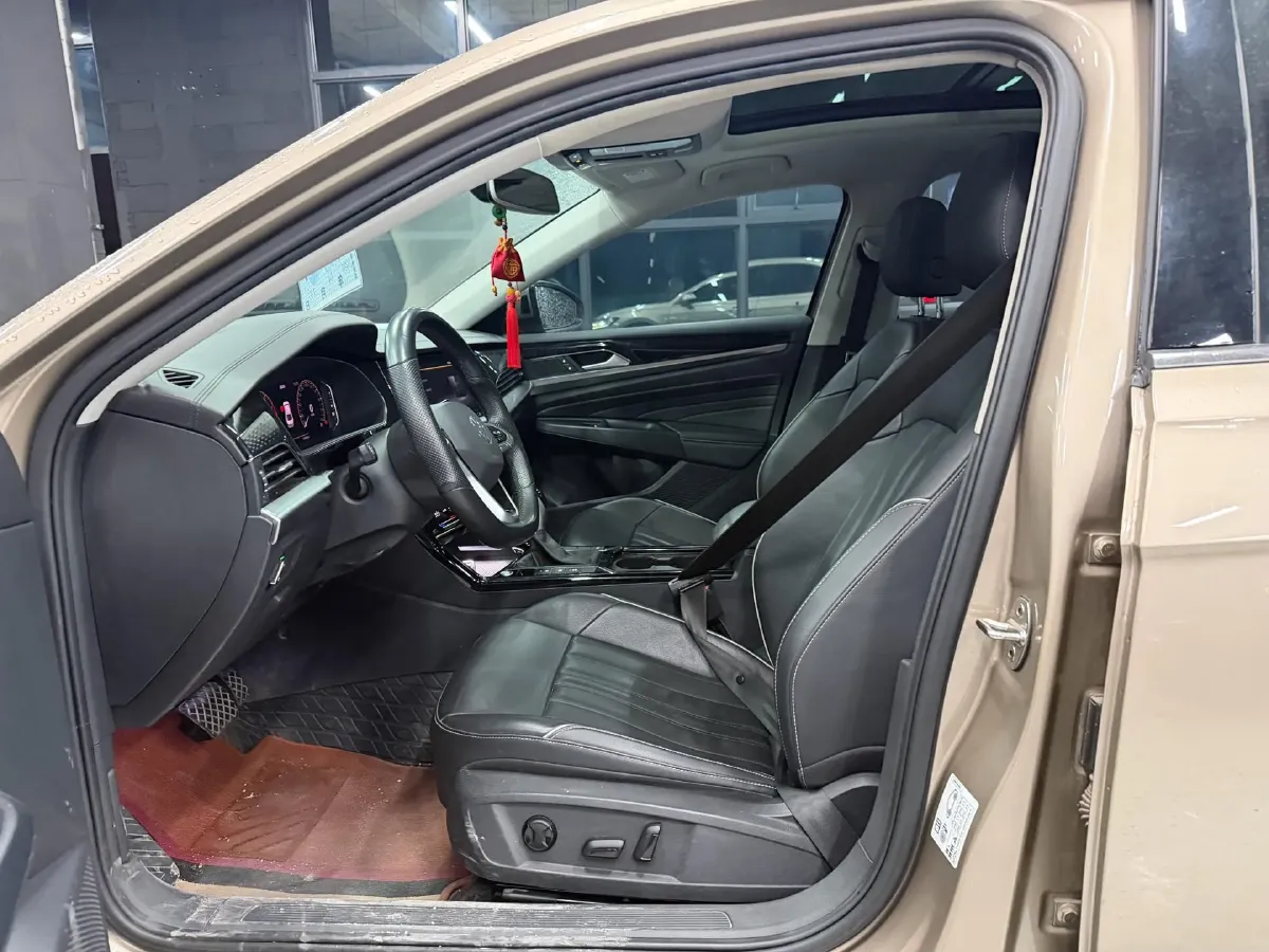 2021 Volkswagen Passat 2.0T 186HP L4 7DCT,autocango,china used car exporter,china ev exporter,chinese used car exporter,chinese used ev exporter