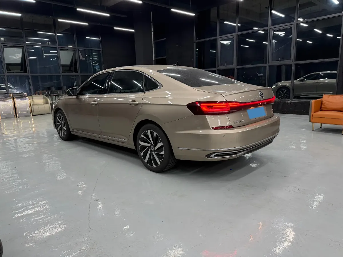 2021 Volkswagen Passat 2.0T 186HP L4 7DCT,autocango,china used car exporter,china ev exporter,chinese used car exporter,chinese used ev exporter