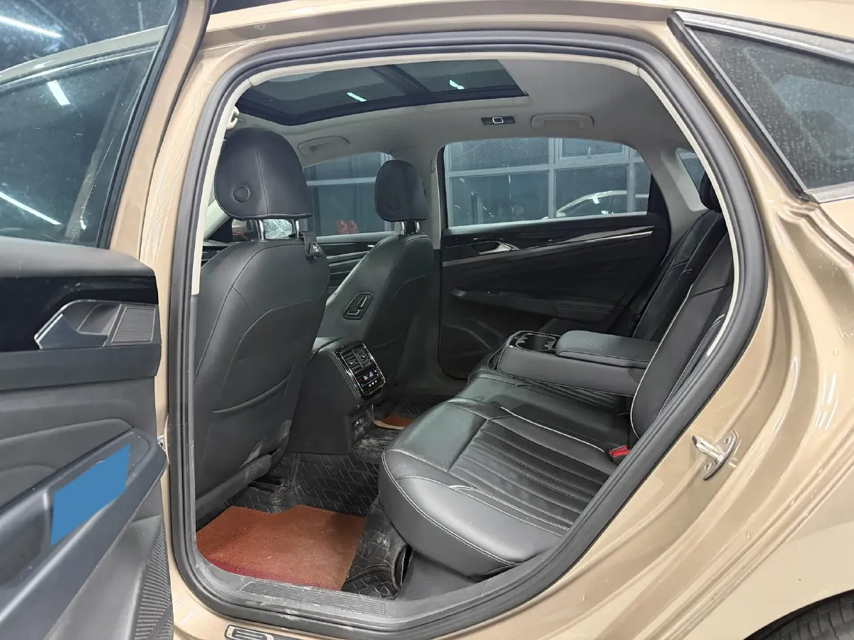 2021 Volkswagen Passat 2.0T 186HP L4 7DCT,autocango,china used car exporter,china ev exporter,chinese used car exporter,chinese used ev exporter