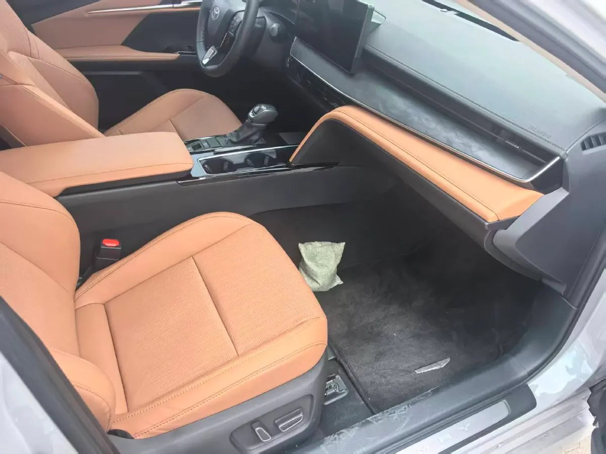 2024 Toyota Camry 2.0L 152HP L4 E-CVT Hybrid,autocango,china used car exporter,china ev exporter,chinese used car exporter,chinese used ev exporter