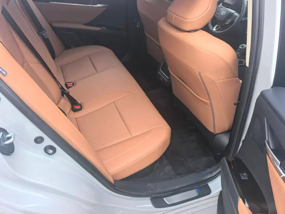 2024 Toyota Camry 2.0L 152HP L4 E-CVT Hybrid,autocango,china used car exporter,china ev exporter,chinese used car exporter,chinese used ev exporter