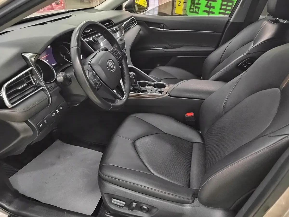 2019 Toyota Camry 2.5L 209HP L4 8AT,autocango,china used car exporter,china ev exporter,chinese used car exporter,chinese used ev exporter