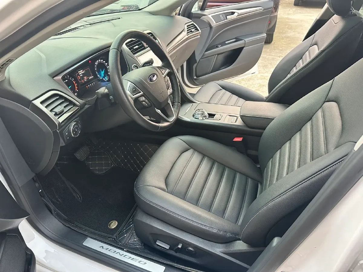 2018 Ford Mondeo 2.0T 204HP L4 6AT,autocango,china used car exporter,china ev exporter,chinese used car exporter,chinese used ev exporter