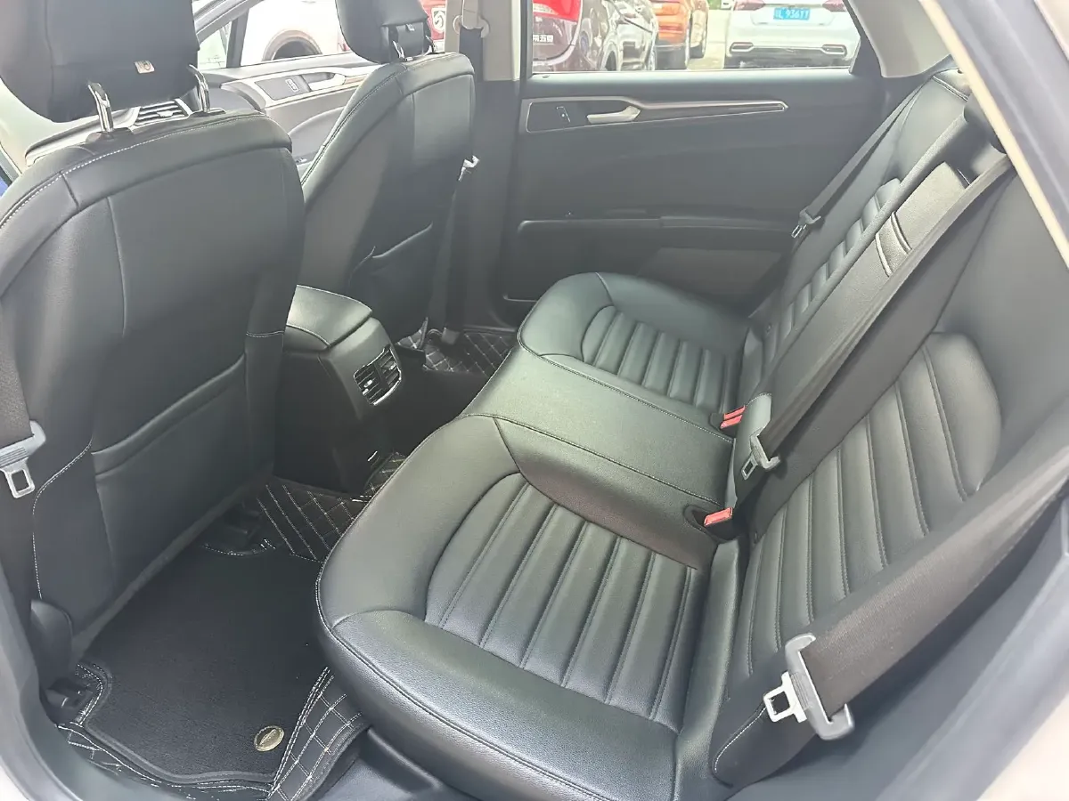 2018 Ford Mondeo 2.0T 204HP L4 6AT,autocango,china used car exporter,china ev exporter,chinese used car exporter,chinese used ev exporter