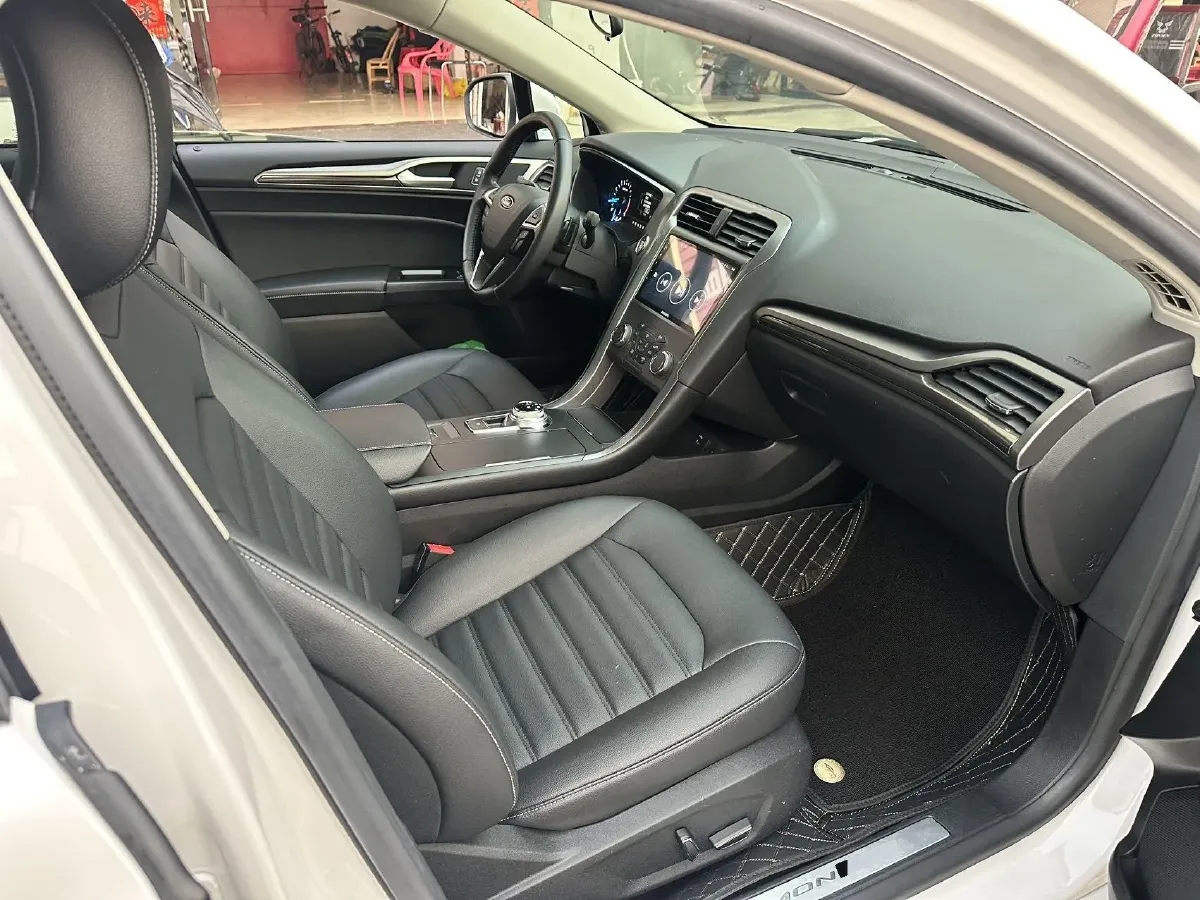 2018 Ford Mondeo 2.0T 204HP L4 6AT,autocango,china used car exporter,china ev exporter,chinese used car exporter,chinese used ev exporter