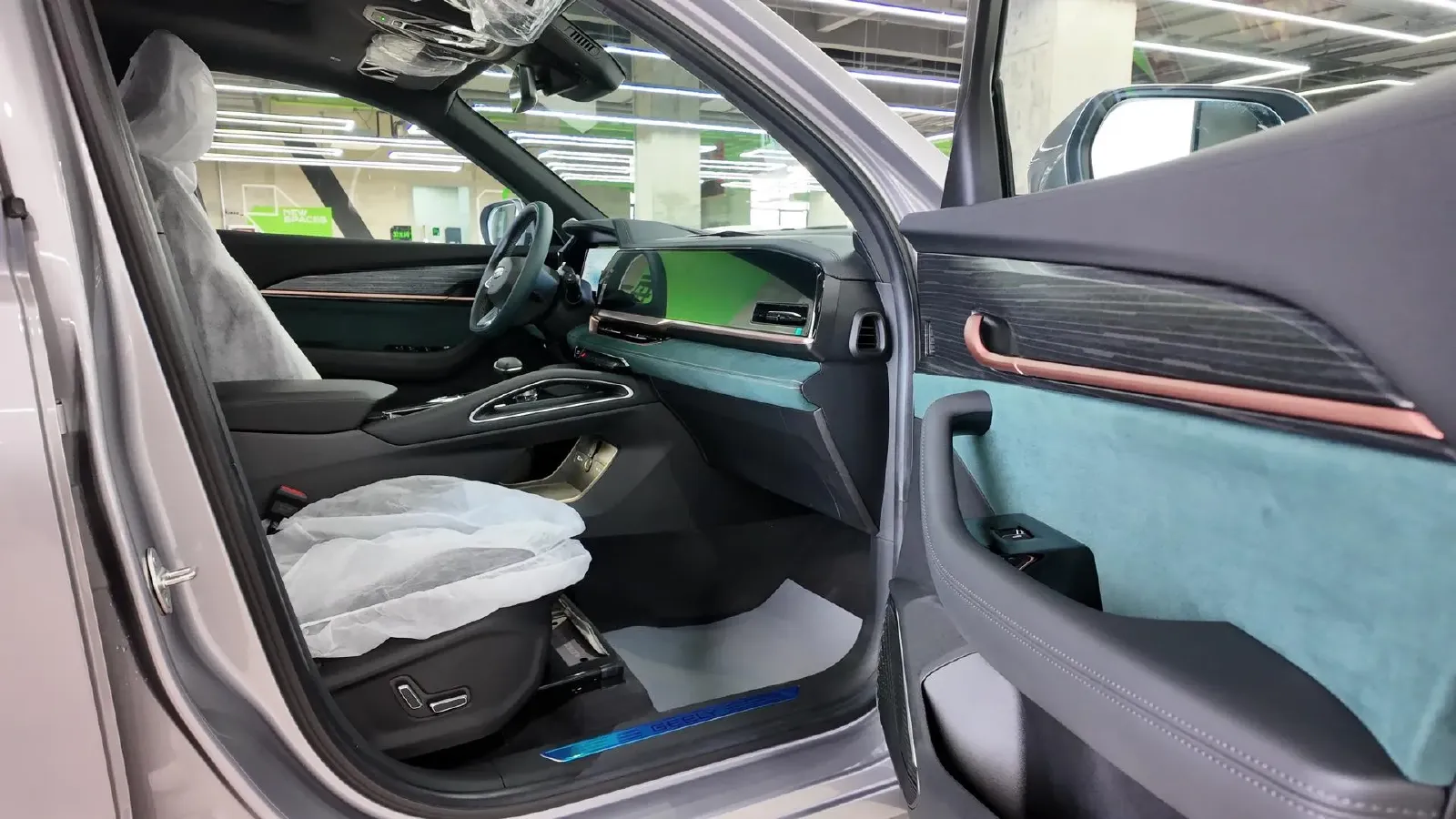 2024 Geely Monjaro 1.5T 163HP L4 3DHT Hybrid,autocango,china used car exporter,china ev exporter,chinese used car exporter,chinese used ev exporter