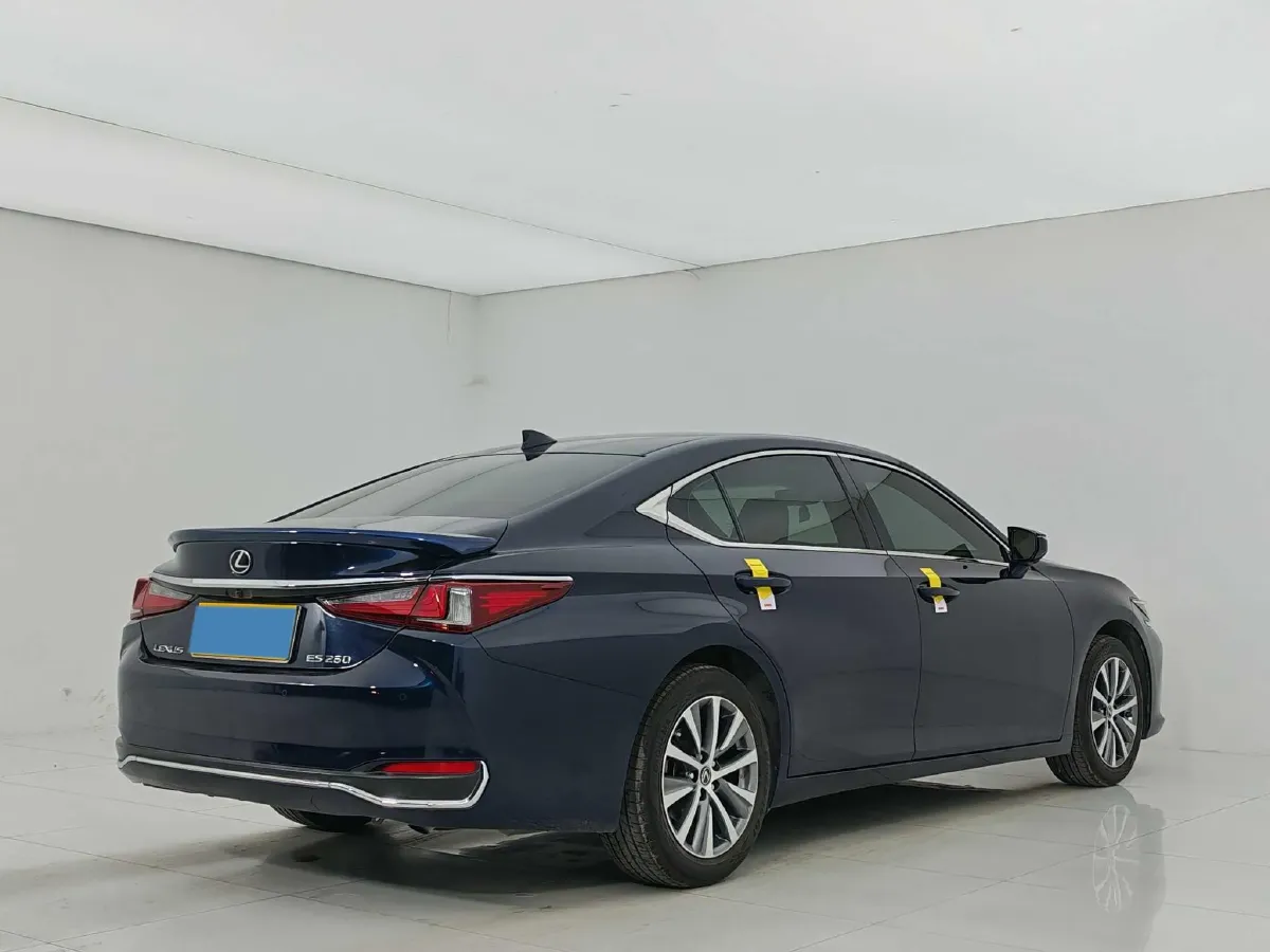 2020 Lexus ES 2.0L 173HP L4 CVT,autocango,china used car exporter,china ev exporter,chinese used car exporter,chinese used ev exporter