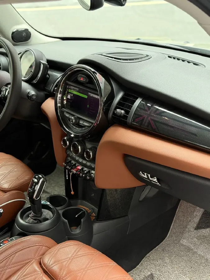 2019 MINI MINI 2.0T 192HP L4 7DCT,autocango,china used car exporter,china ev exporter,chinese used car exporter,chinese used ev exporter