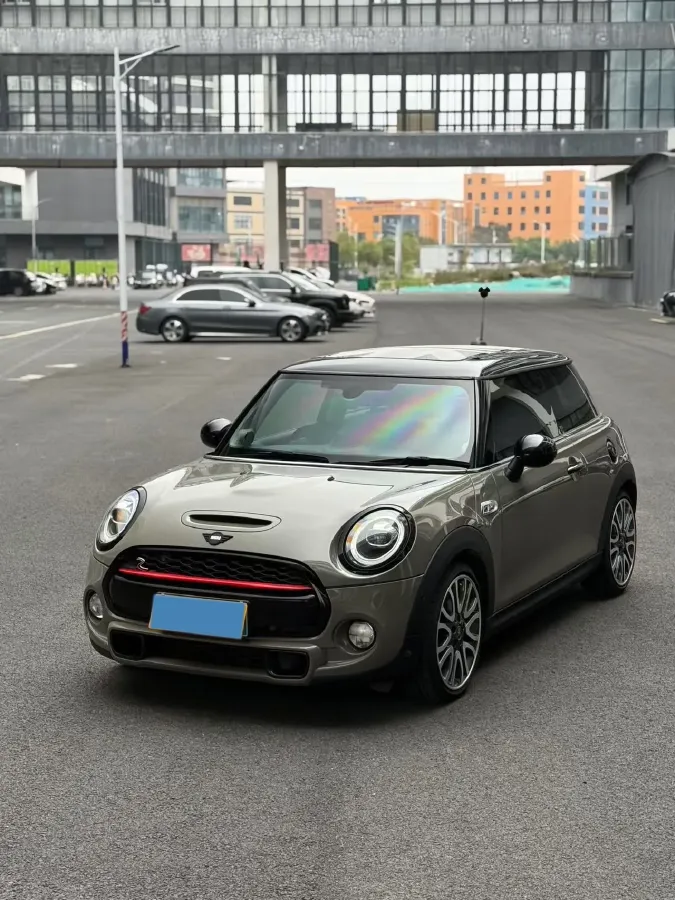 2019 MINI MINI 2.0T 192HP L4 7DCT,autocango,china used car exporter,china ev exporter,chinese used car exporter,chinese used ev exporter