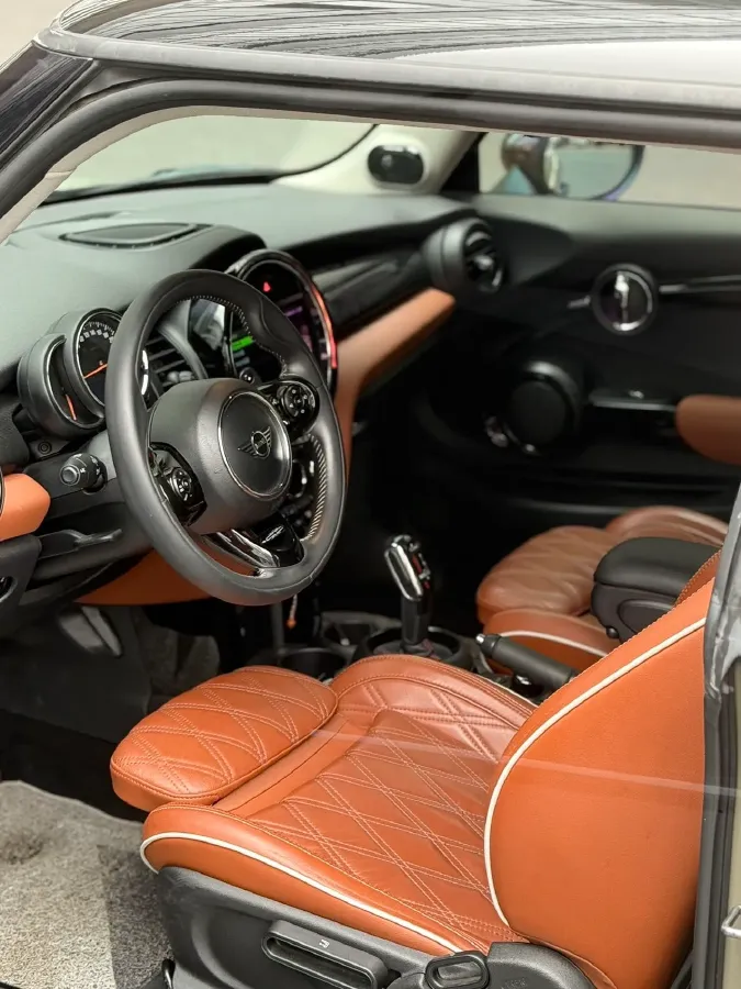 2019 MINI MINI 2.0T 192HP L4 7DCT,autocango,china used car exporter,china ev exporter,chinese used car exporter,chinese used ev exporter