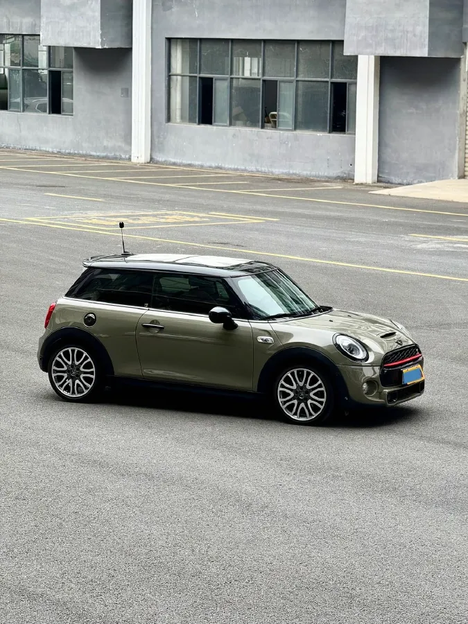 2019 MINI MINI 2.0T 192HP L4 7DCT,autocango,china used car exporter,china ev exporter,chinese used car exporter,chinese used ev exporter