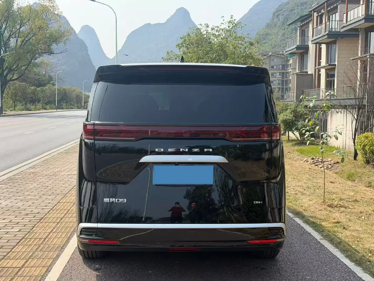 2024 Denza D9 1.5T 139HP L4 E-CVT PHEV 20.39KWH,autocango,china used car exporter,china ev exporter,chinese used car exporter,chinese used ev exporter