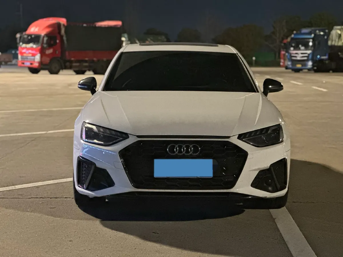 2024 Audi A4L 2.0T 190HP L4 7DCT,autocango,china used car exporter,china ev exporter,chinese used car exporter,chinese used ev exporter