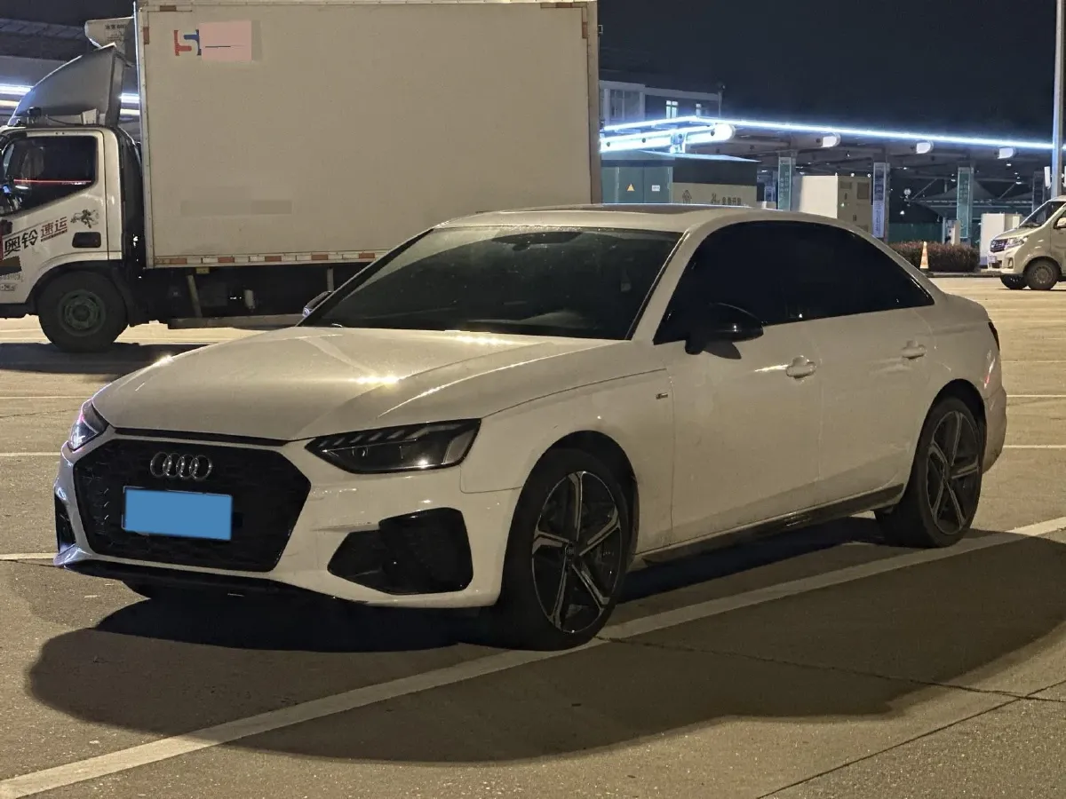 2024 Audi A4L 2.0T 190HP L4 7DCT,autocango,china used car exporter,china ev exporter,chinese used car exporter,chinese used ev exporter