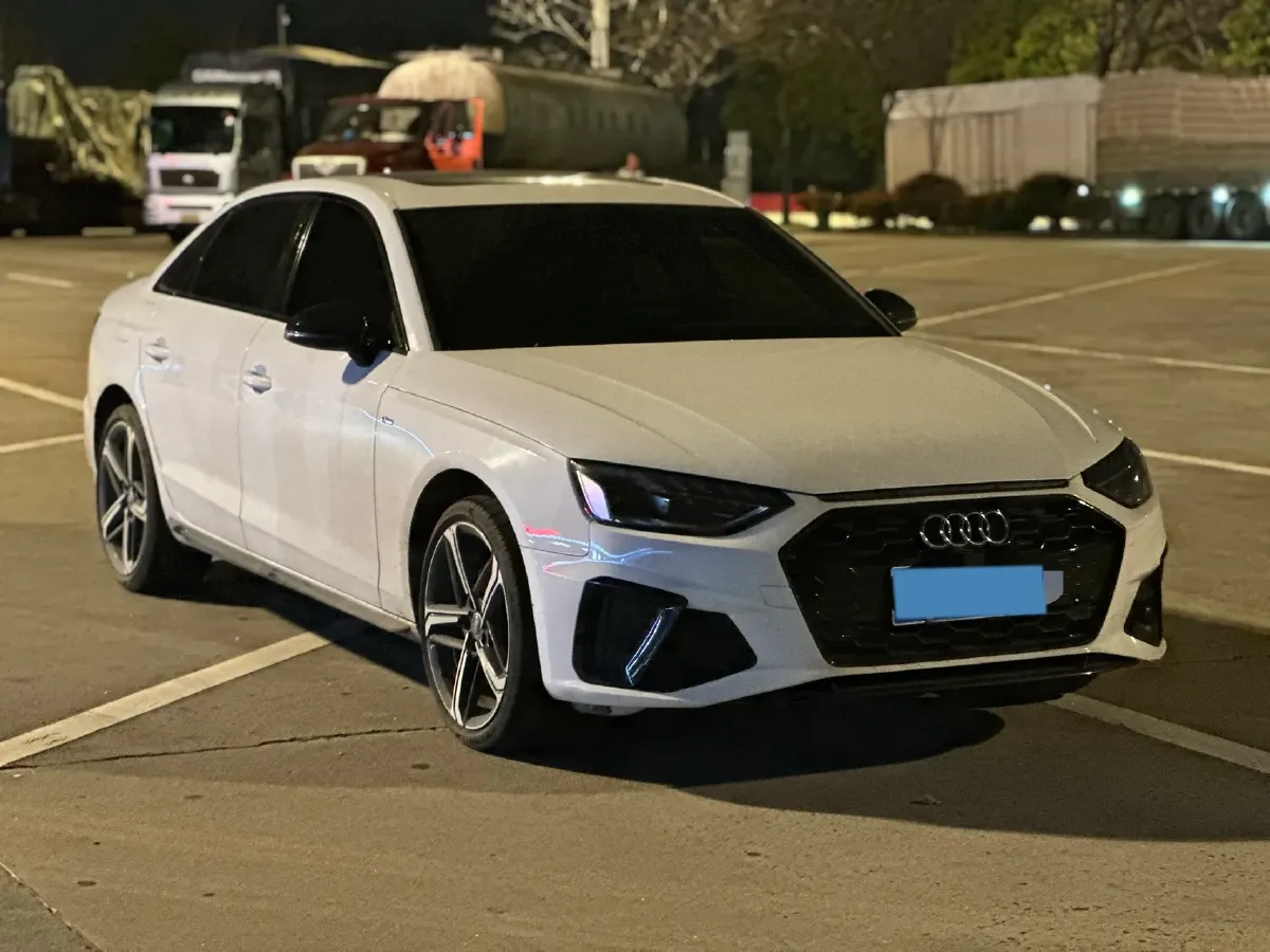 2024 Audi A4L 2.0T 190HP L4 7DCT,autocango,china used car exporter,china ev exporter,chinese used car exporter,chinese used ev exporter
