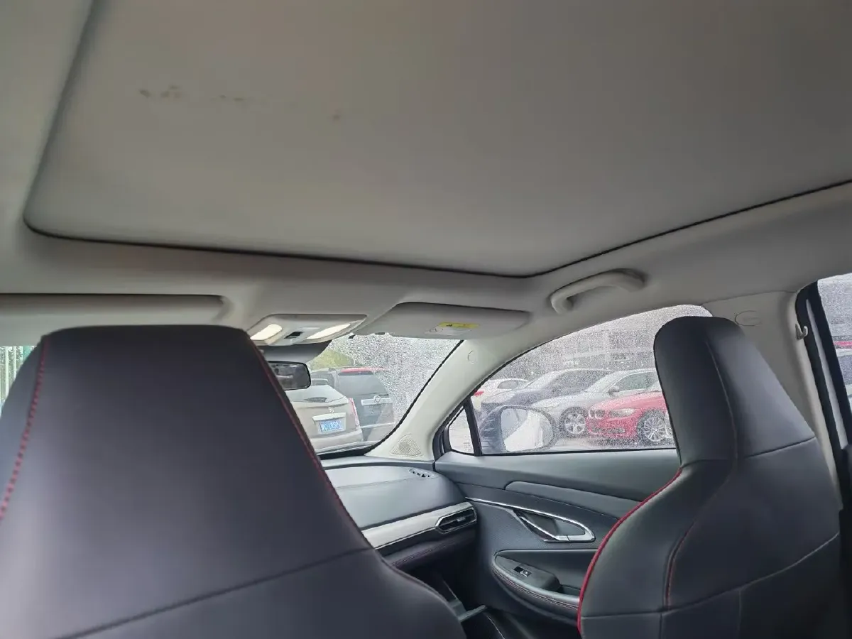 2021 ChangAn UNI-T 1.5T 180HP L4 7DCT,autocango,china used car exporter,china ev exporter,chinese used car exporter,chinese used ev exporter