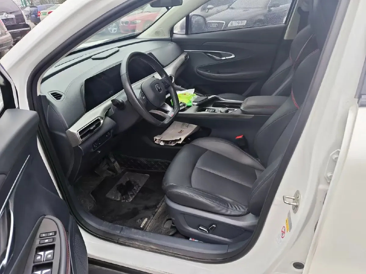 2021 ChangAn UNI-T 1.5T 180HP L4 7DCT,autocango,china used car exporter,china ev exporter,chinese used car exporter,chinese used ev exporter