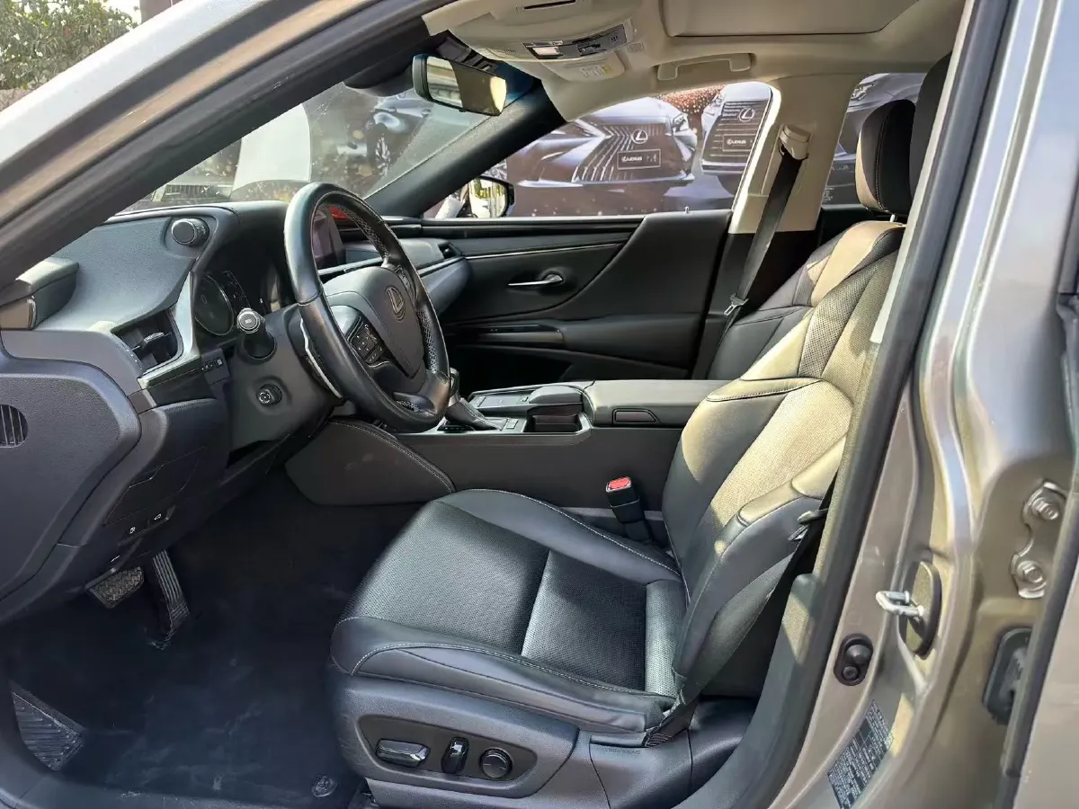 2020 Lexus ES 2.5L 178HP L4 E-CVT Hybrid,autocango,china used car exporter,china ev exporter,chinese used car exporter,chinese used ev exporter