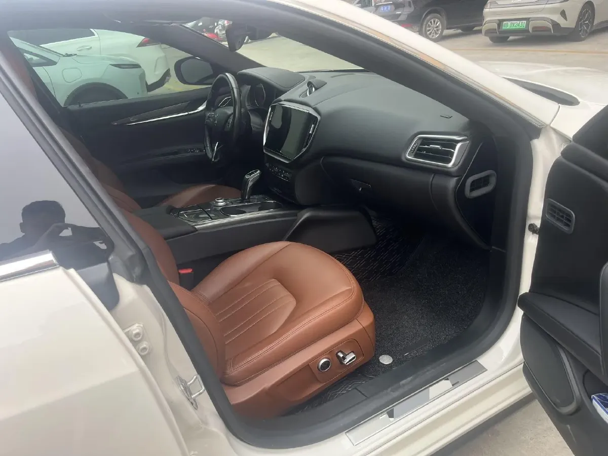 2021 Audi Q7 2.0T 245HP L4 8AT,autocango,china used car exporter,china ev exporter,chinese used car exporter,chinese used ev exporter