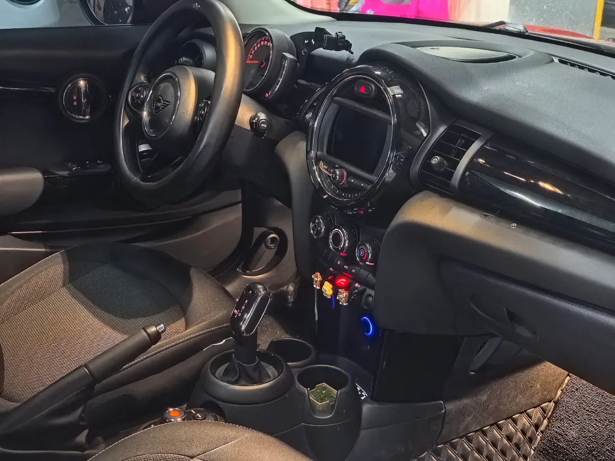 2020 MINI MINI 1.5T 102HP L3 7DCT,autocango,china used car exporter,china ev exporter,chinese used car exporter,chinese used ev exporter