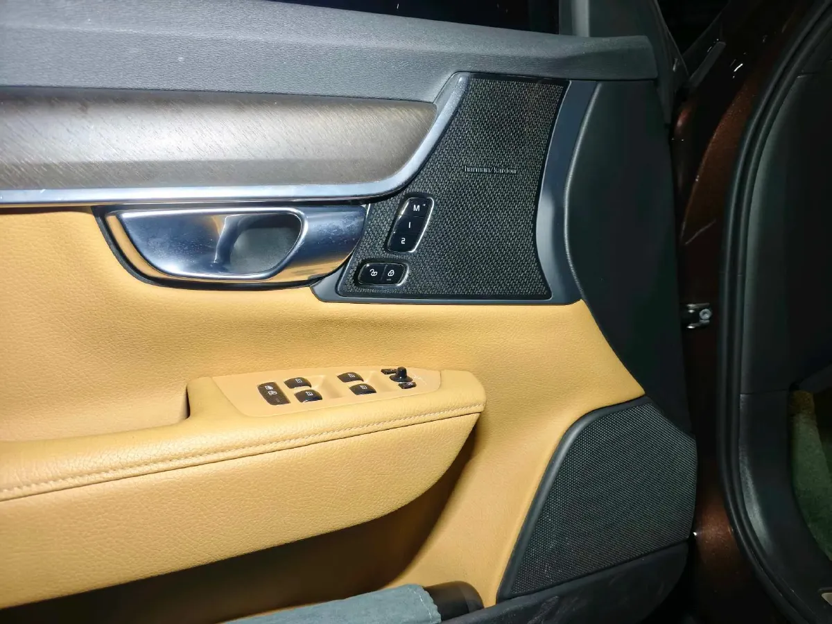 2019 Volvo V90 2.0T 254HP L4 8AT,autocango,china used car exporter,china ev exporter,chinese used car exporter,chinese used ev exporter