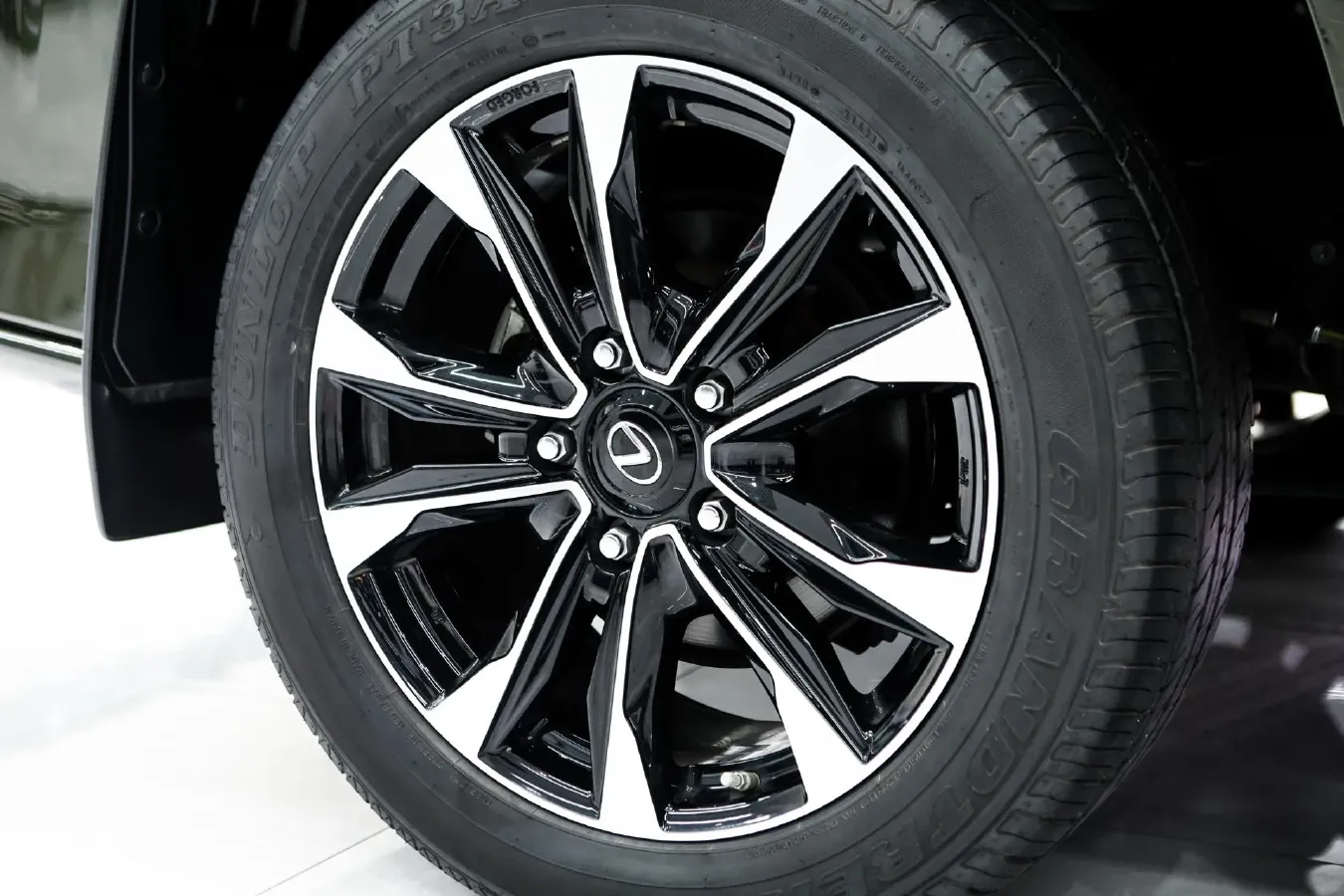 2019 Lexus LX 5.7L 367HP V8 8AT,autocango,china used car exporter,china ev exporter,chinese used car exporter,chinese used ev exporter