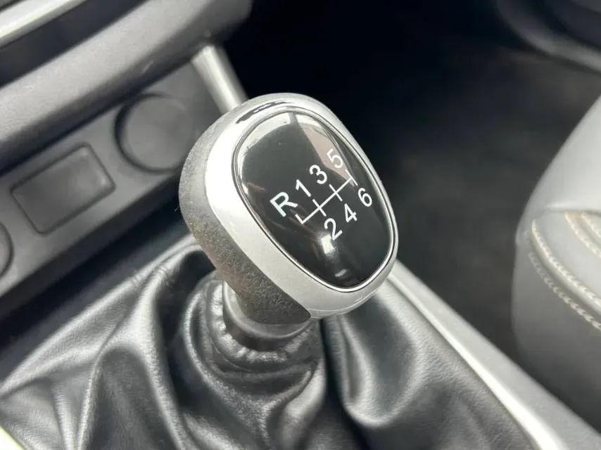 2023 Isuzu RE-MAX Jim 2.5T 143HP L4 6MT,autocango,china used car exporter,china ev exporter,chinese used car exporter,chinese used ev exporter