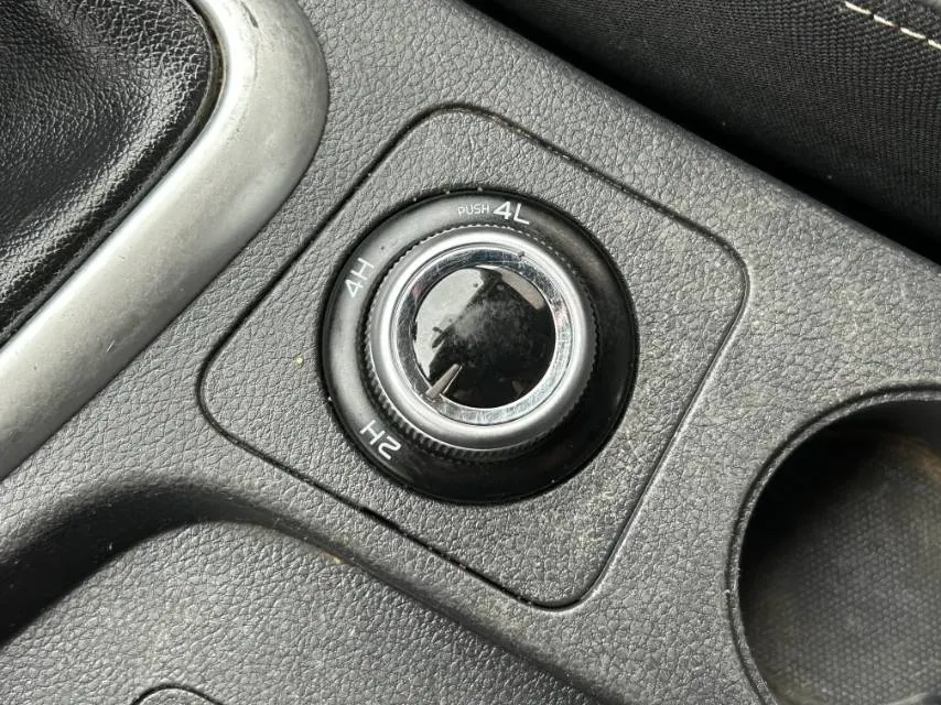 2023 Isuzu RE-MAX Jim 2.5T 143HP L4 6MT,autocango,china used car exporter,china ev exporter,chinese used car exporter,chinese used ev exporter