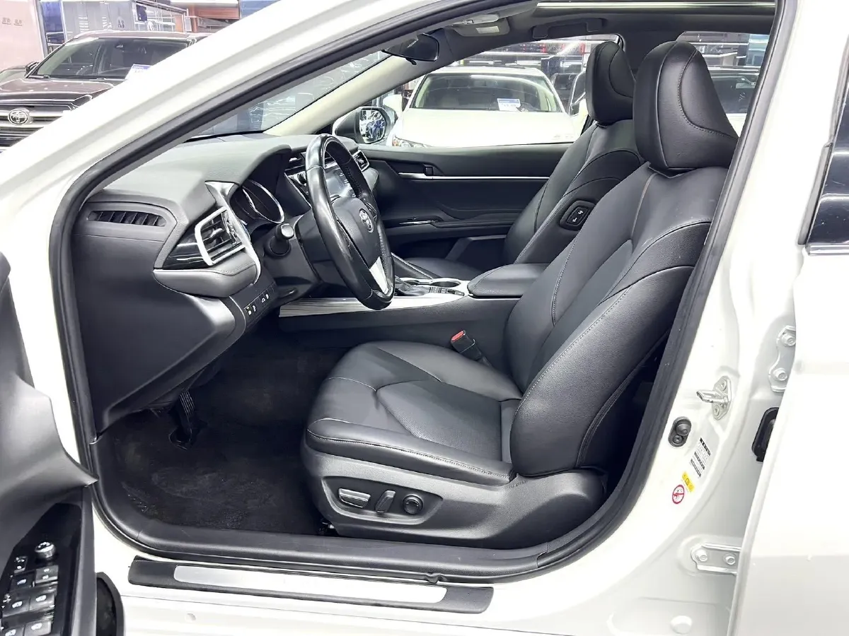 2018 Toyota Camry 2.5L 178HP L4 E-CVT Hybrid,autocango,china used car exporter,china ev exporter,chinese used car exporter,chinese used ev exporter