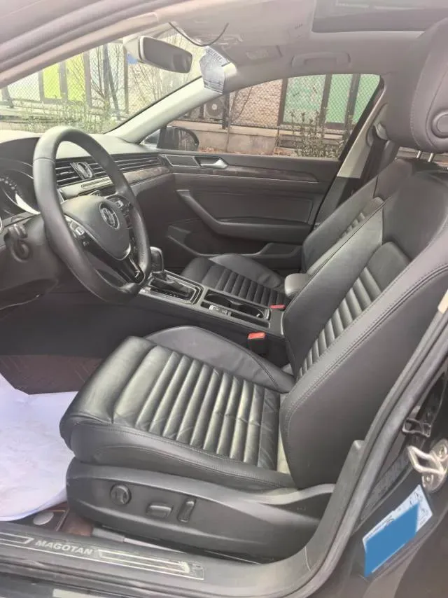 2019 Volkswagen Magotan 2.0T 186HP L4 7DCT,autocango,china used car exporter,china ev exporter,chinese used car exporter,chinese used ev exporter