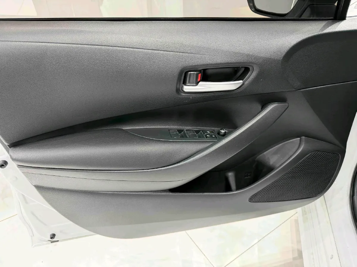 2021 Toyota Corolla 1.2T 116HP L4 CVT,autocango,china used car exporter,china ev exporter,chinese used car exporter,chinese used ev exporter