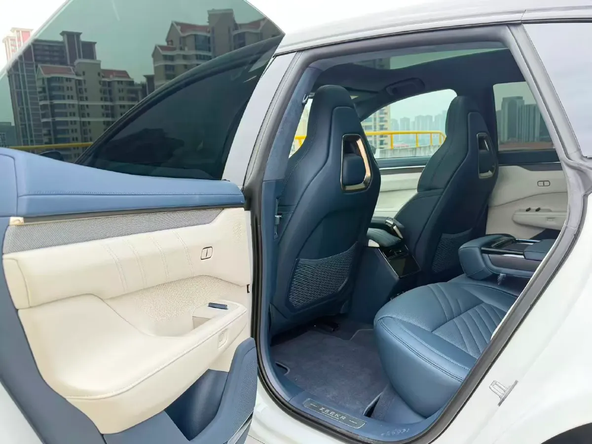 2025 Zeekr 001 BEV 100KWH,autocango,china used car exporter,china ev exporter,chinese used car exporter,chinese used ev exporter