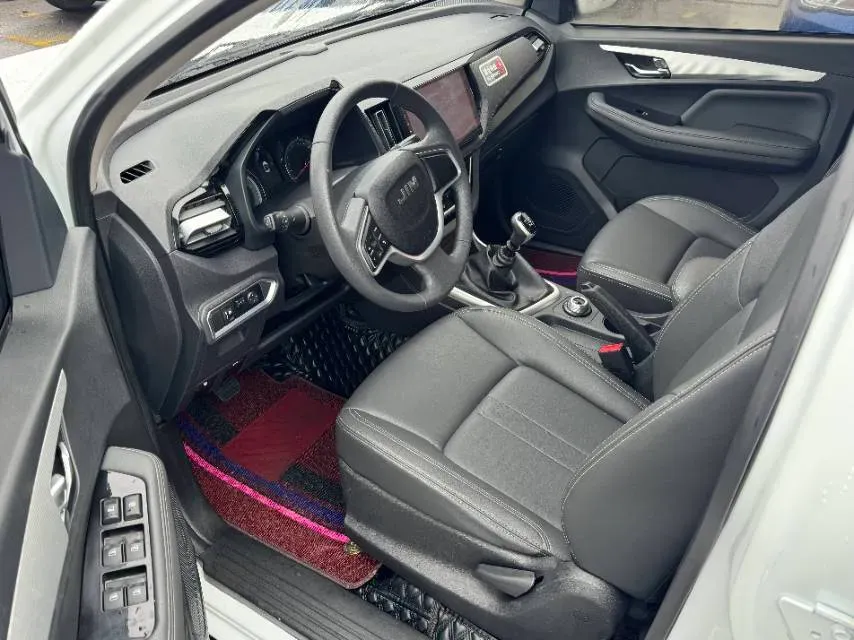 2023 Isuzu RE-MAX Jim 2.5T 143HP L4 6MT,autocango,china used car exporter,china ev exporter,chinese used car exporter,chinese used ev exporter