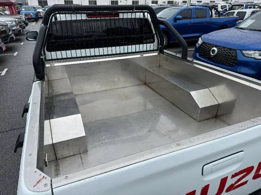 2023 Isuzu RE-MAX Jim 2.5T 143HP L4 6MT,autocango,china used car exporter,china ev exporter,chinese used car exporter,chinese used ev exporter