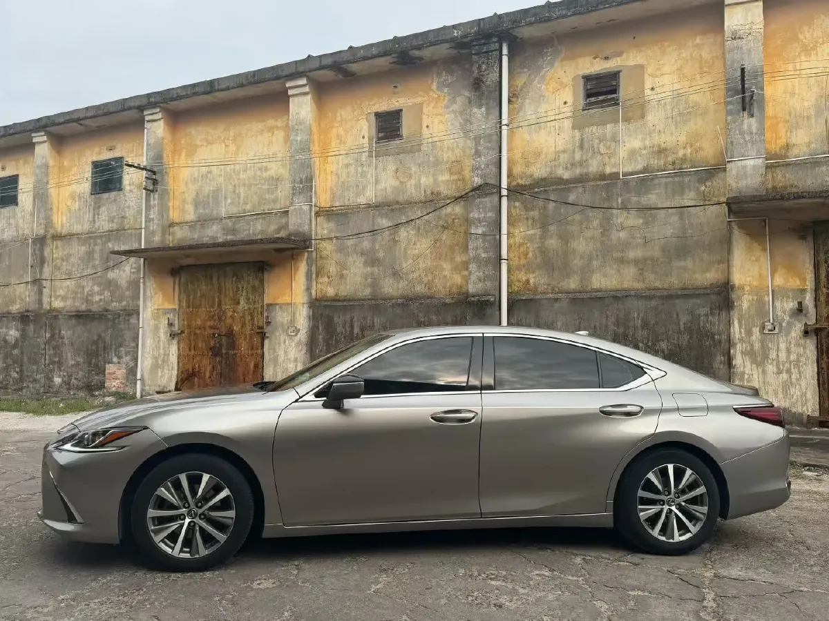 2018 Lexus ES 2.0L 167HP L4 6AT,autocango,china used car exporter,china ev exporter,chinese used car exporter,chinese used ev exporter