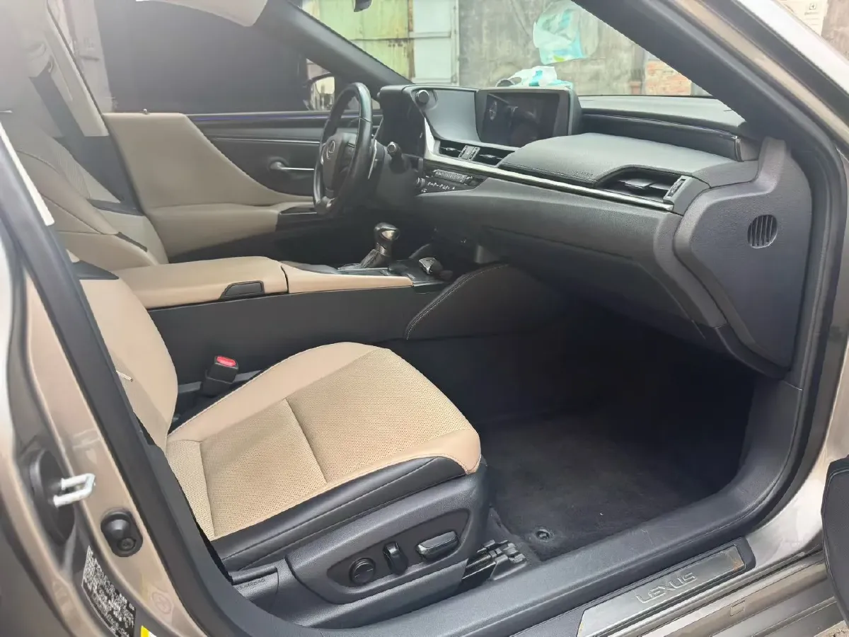 2018 Lexus ES 2.0L 167HP L4 6AT,autocango,china used car exporter,china ev exporter,chinese used car exporter,chinese used ev exporter