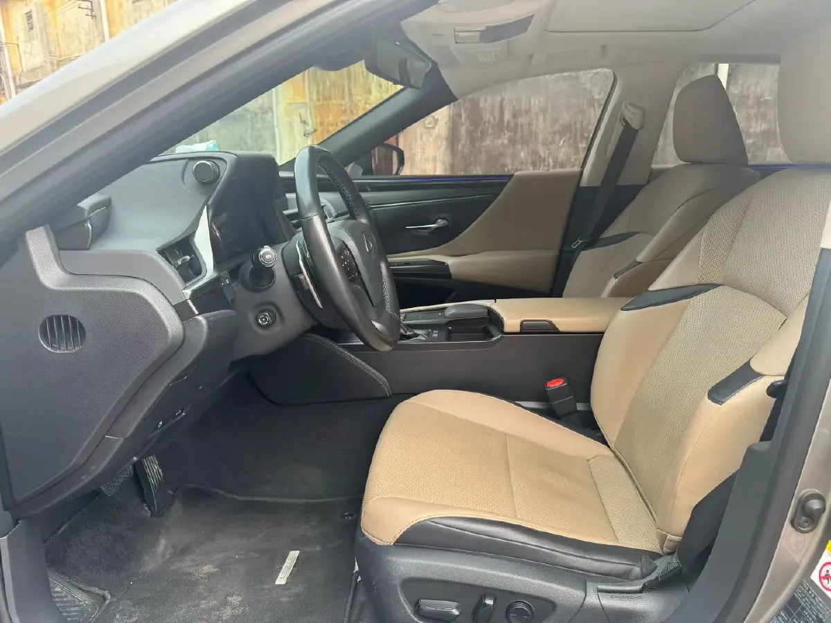 2018 Lexus ES 2.0L 167HP L4 6AT,autocango,china used car exporter,china ev exporter,chinese used car exporter,chinese used ev exporter