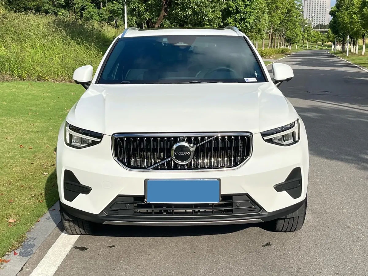 2023 Volvo XC40 2.0T 163HP L4 7DCT,autocango,china used car exporter,china ev exporter,chinese used car exporter,chinese used ev exporter