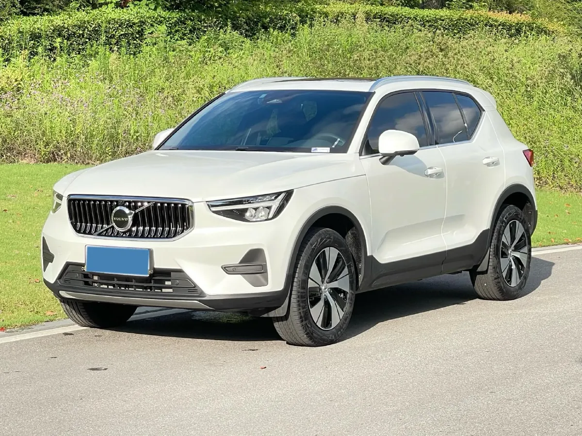 2023 Volvo XC40 2.0T 163HP L4 7DCT,autocango,china used car exporter,china ev exporter,chinese used car exporter,chinese used ev exporter