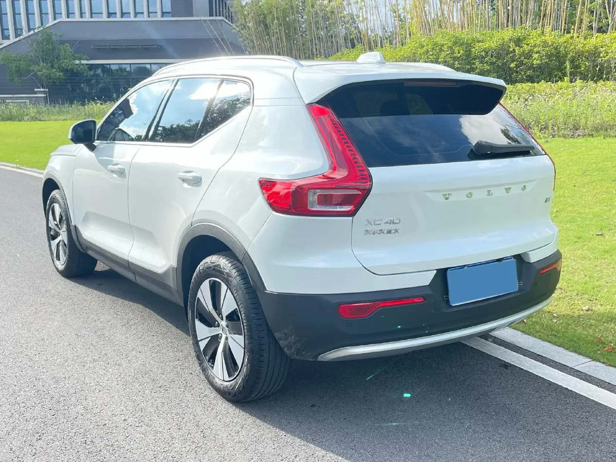 2023 Volvo XC40 2.0T 163HP L4 7DCT,autocango,china used car exporter,china ev exporter,chinese used car exporter,chinese used ev exporter