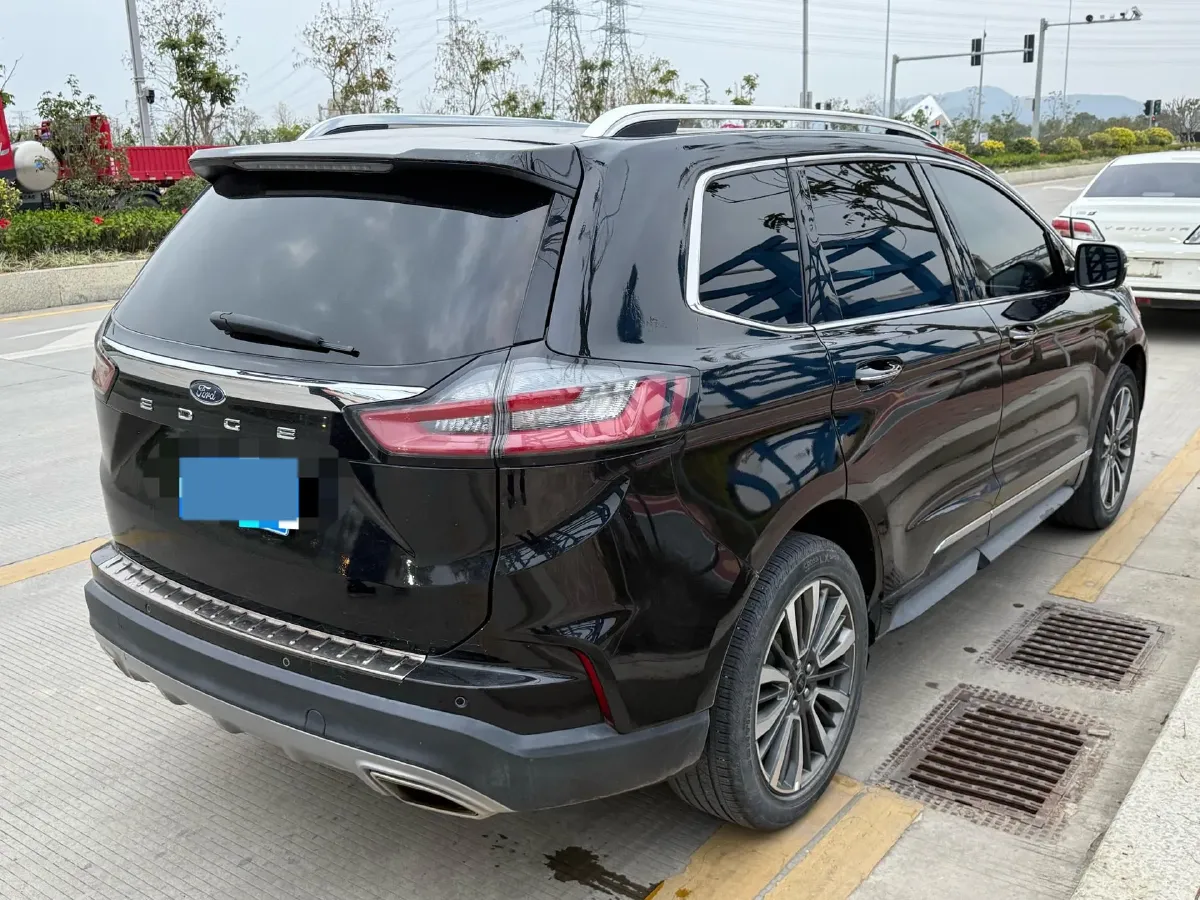 2021 Ford Edge 2.0T 245HP L4 8AT,autocango,china used car exporter,china ev exporter,chinese used car exporter,chinese used ev exporter