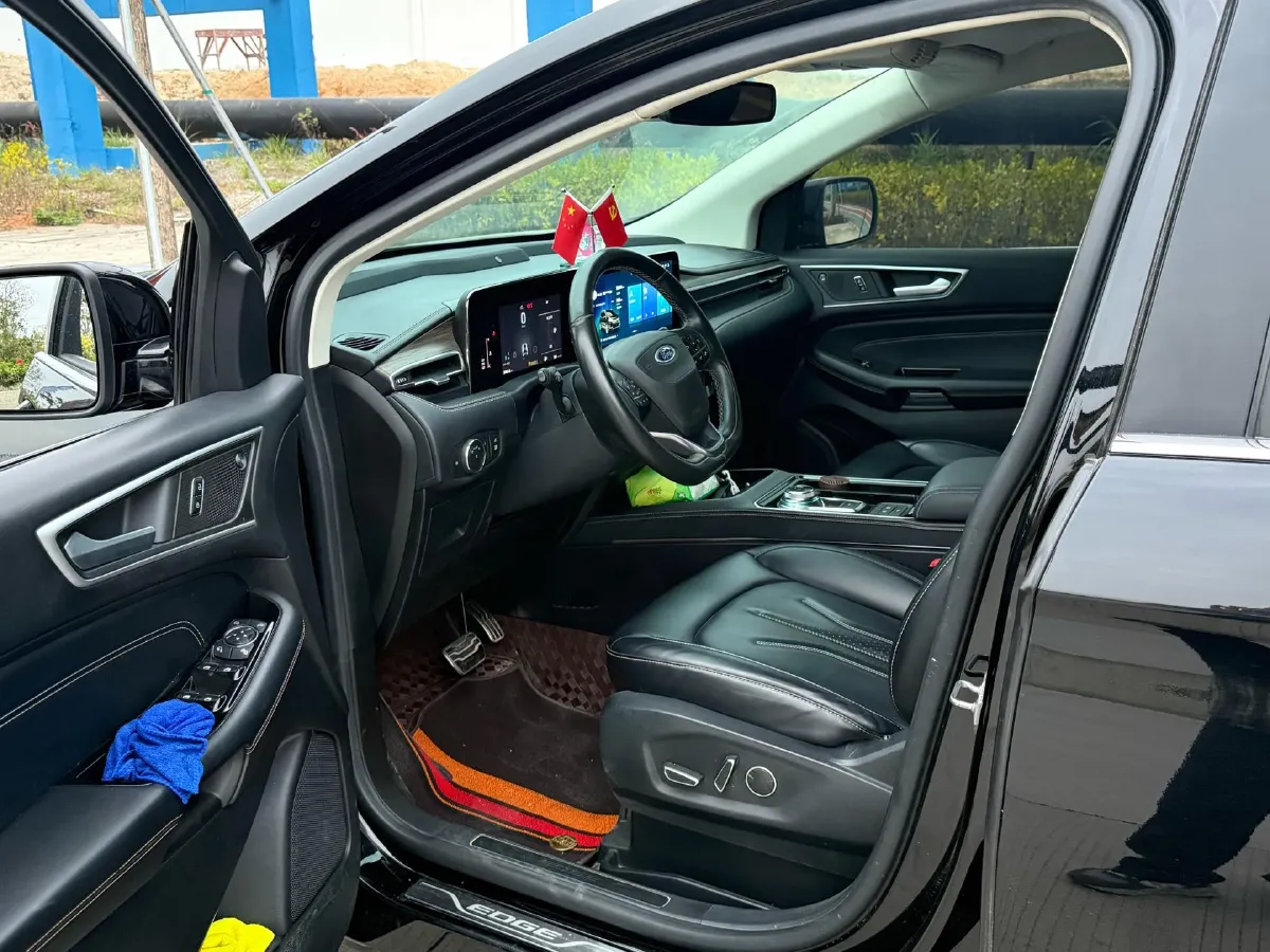 2021 Ford Edge 2.0T 245HP L4 8AT,autocango,china used car exporter,china ev exporter,chinese used car exporter,chinese used ev exporter