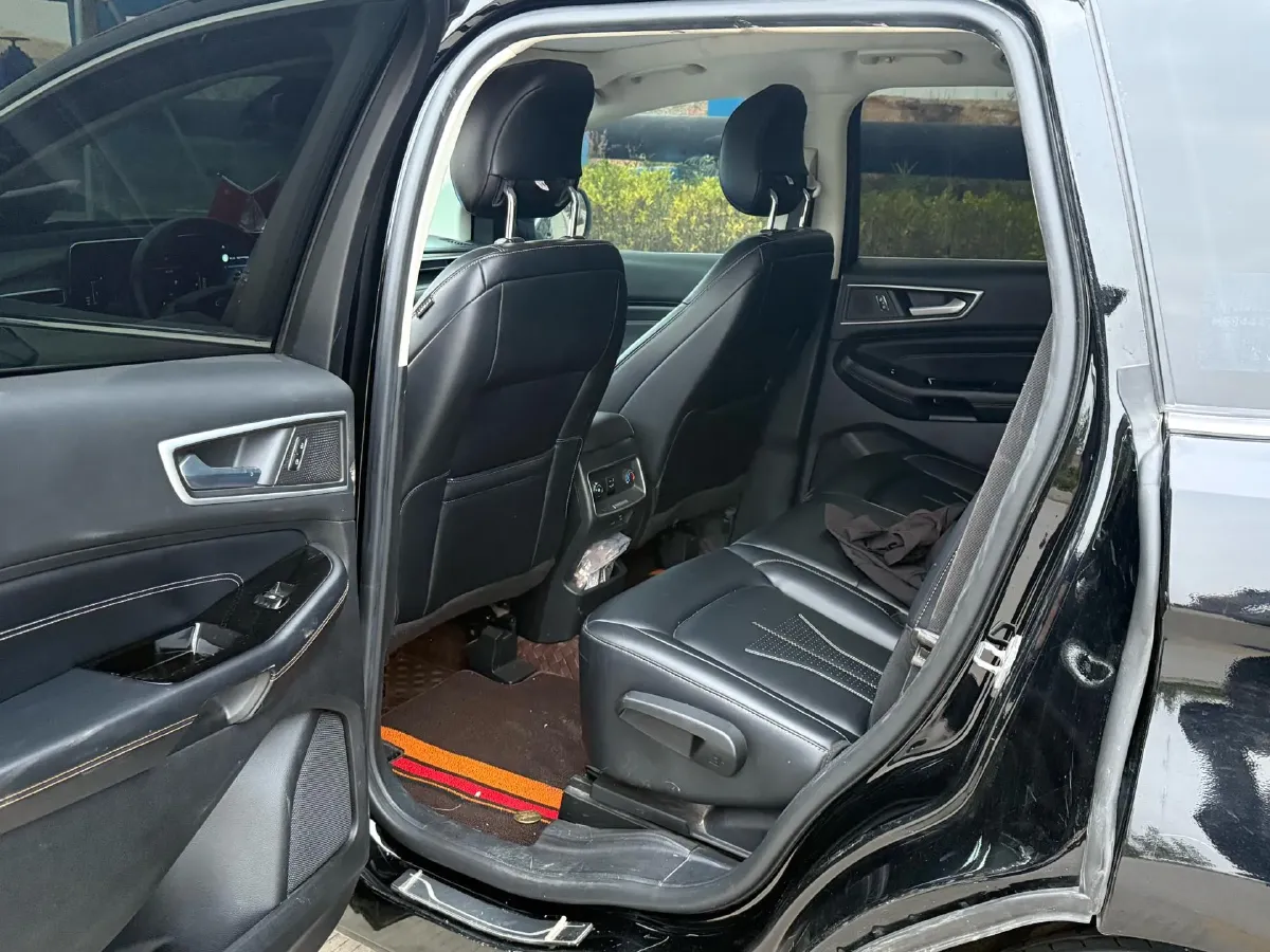 2021 Ford Edge 2.0T 245HP L4 8AT,autocango,china used car exporter,china ev exporter,chinese used car exporter,chinese used ev exporter