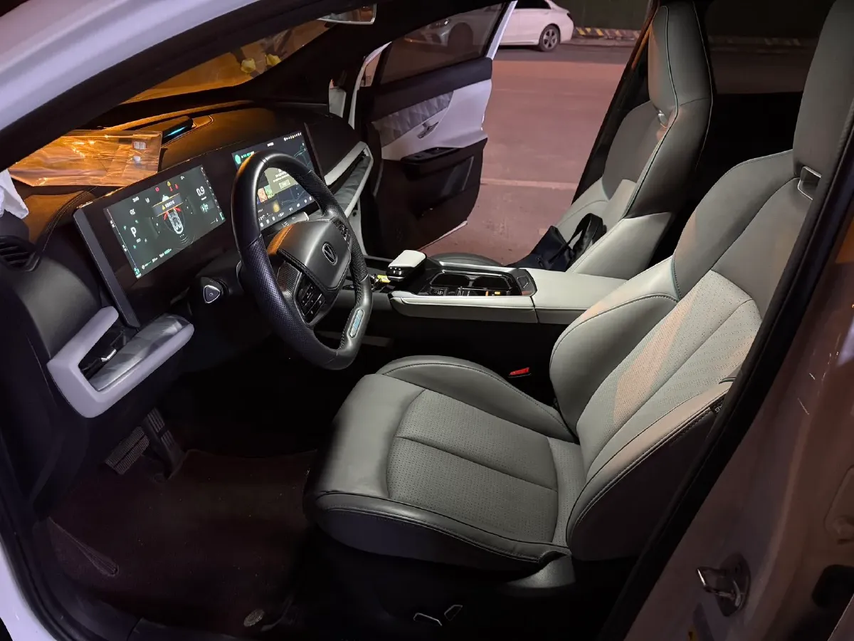 2023 ChangAn UNI-T 1.5T 188HP L4 7DCT,autocango,china used car exporter,china ev exporter,chinese used car exporter,chinese used ev exporter